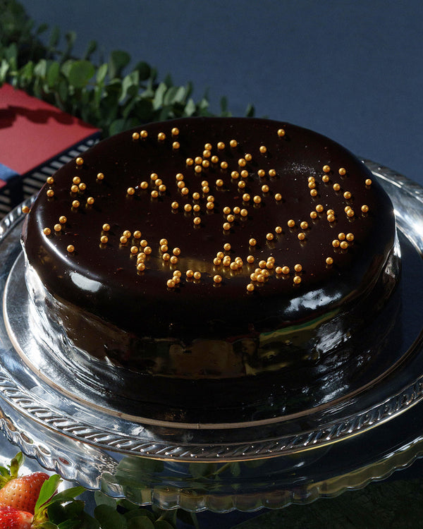 Chocolate Torte: Classic or Mint (9" Round)