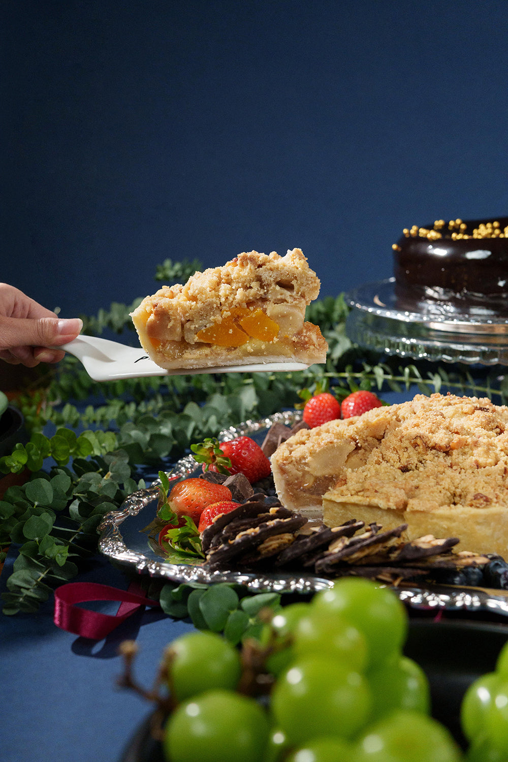 Peach Apple Crumble (8" Round)