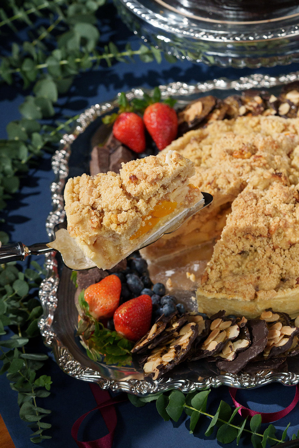 Peach Apple Crumble (8" Round)